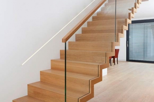 Jakie schody wybrać do dużego domu?